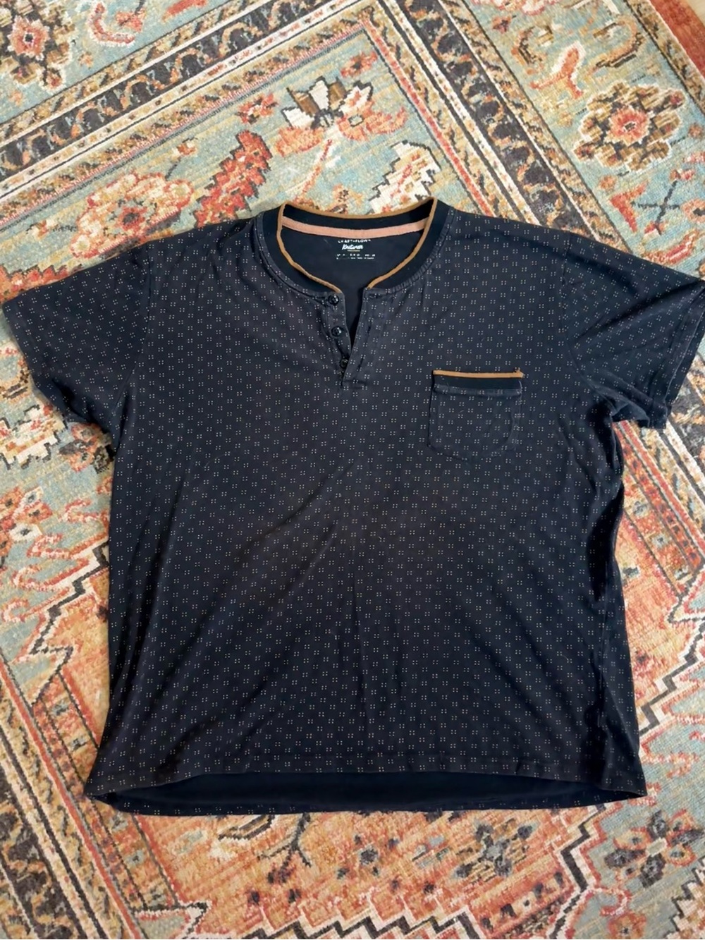 Men's Navy Pocket T-Shirt with Contrast Trim